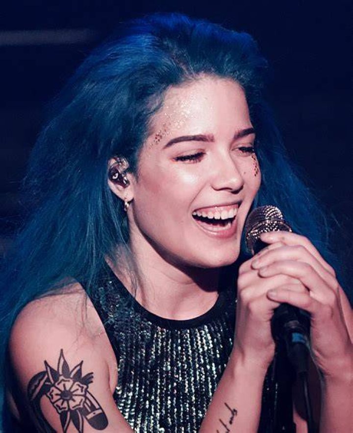 Halsey, Carmelo-maika