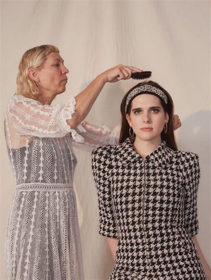 Hari Nef Religion Is She Jewish? Family Ethnicity