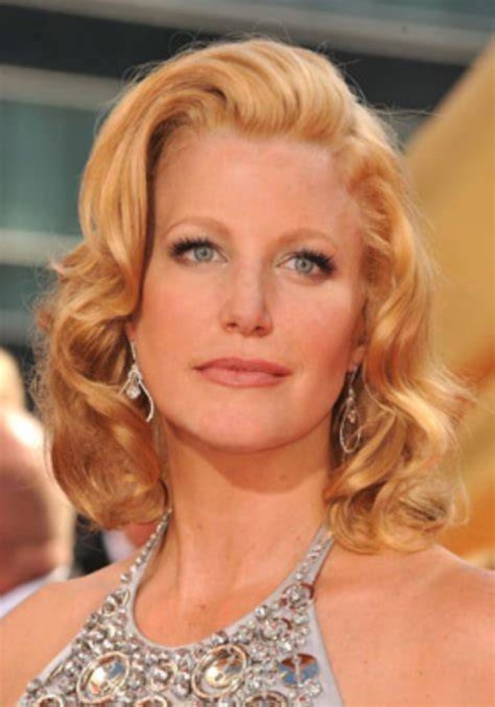 Height of Anna Gunn