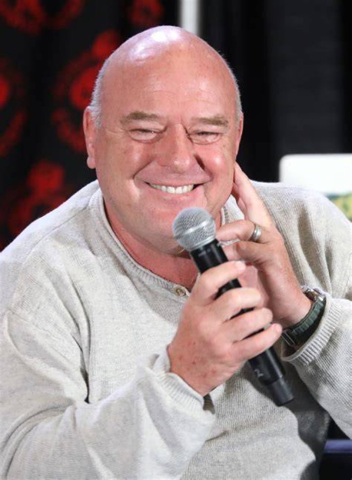 Height of Dean Norris