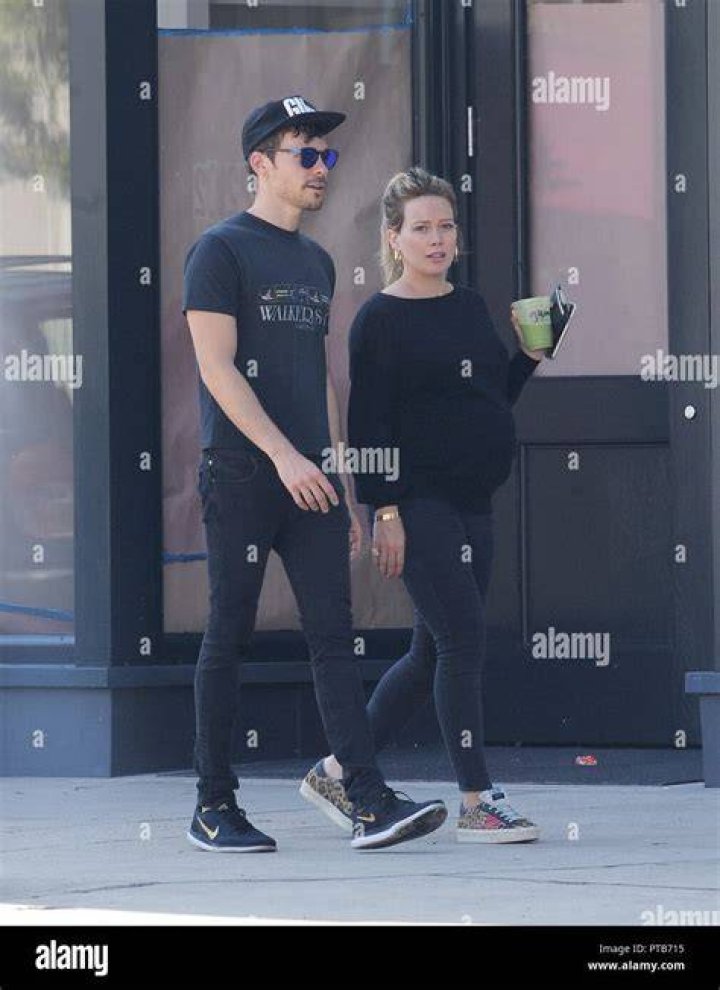 Hilary Duff and boyfriend Matthew Koma stroll through NYC