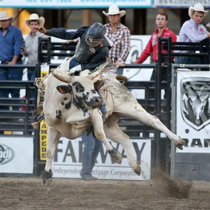 how is josh frost related to lane frost