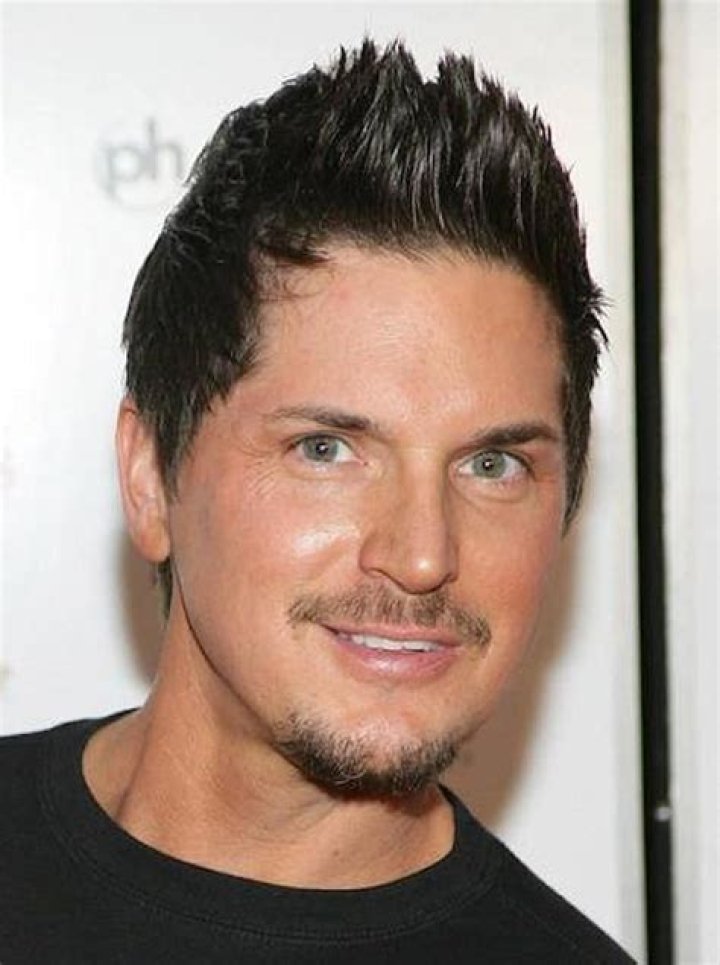 How Much Does Zak Bagans Make