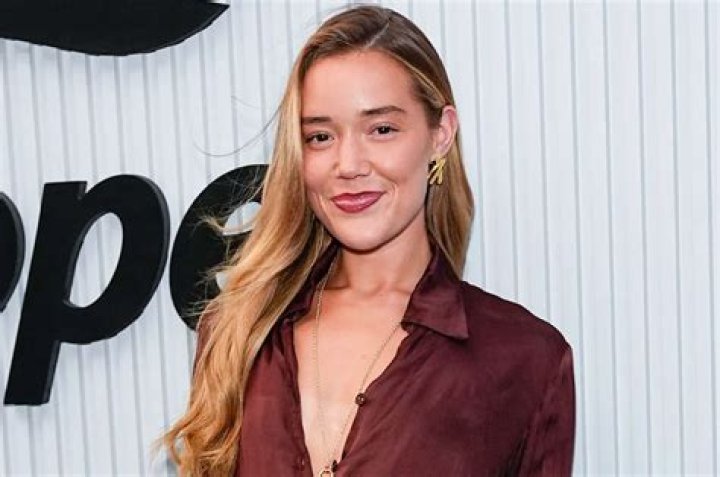 How tall is Olivia Ponton? Height, Age, Net Worth, Biography