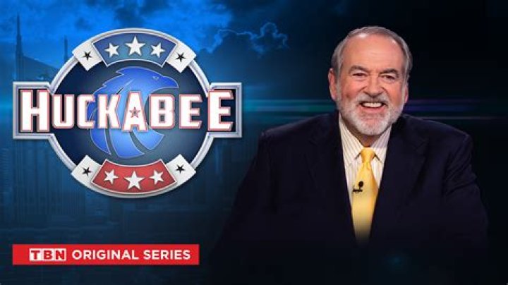Huckabee's daughter thrives in the spotlight; Sanders praised in White