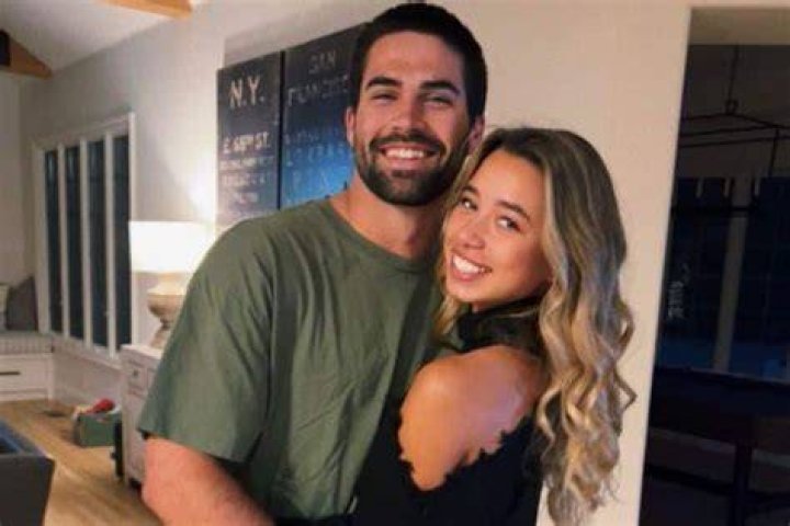 Is Sam Hartman Married? A Look at the Notre Dame Quarterback’s Personal Life 1 Is Sam Hartman Married?