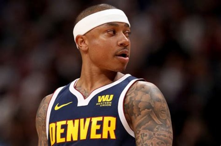 Isaiah Thomas reacts on Calvin Abueva clothesline 'I woulda beat his