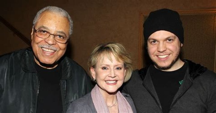James Earl Jones Parents Ruth Connolly, Robert Earl Jones, Siblings
