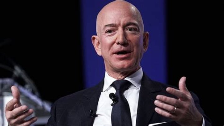 Jeff Bezos keeps his Amazon email address public