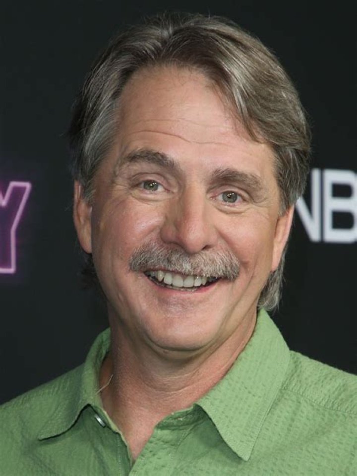 Jeff Foxworthy attends Camp War Eagle with daughter, wears another