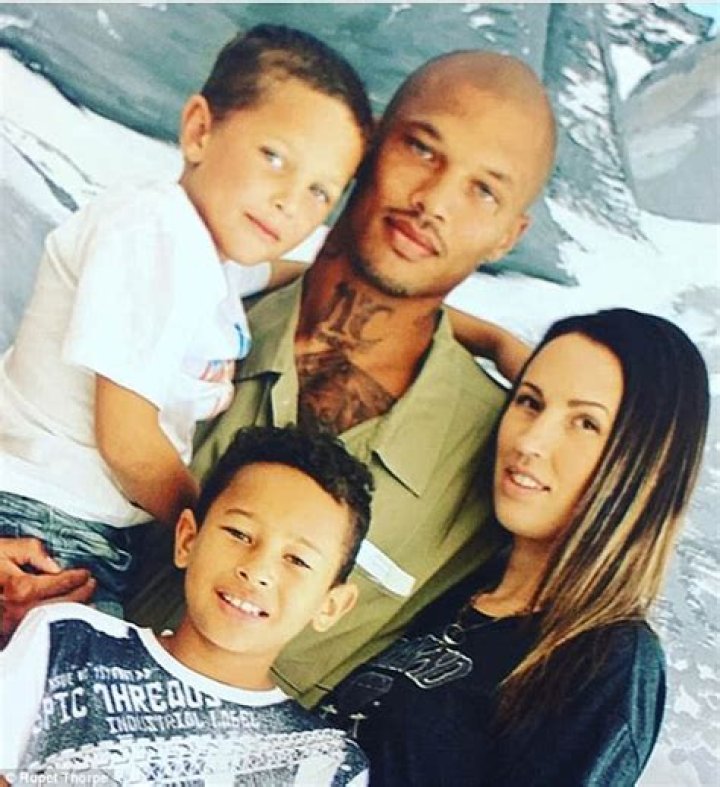 Jeremy Meeks Childhood ,Life, Wife, Brother, Parents, Family,