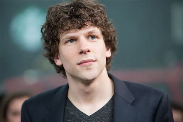 Jesse Eisenberg Net Worth Plenty Of Cheddar