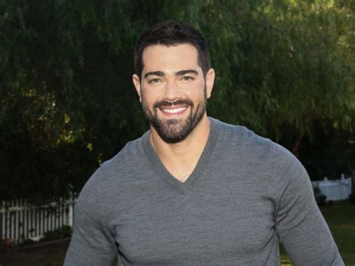 Jesse Metcalfe Having to Go Shirtless so Often Brought a Lot of Pressure