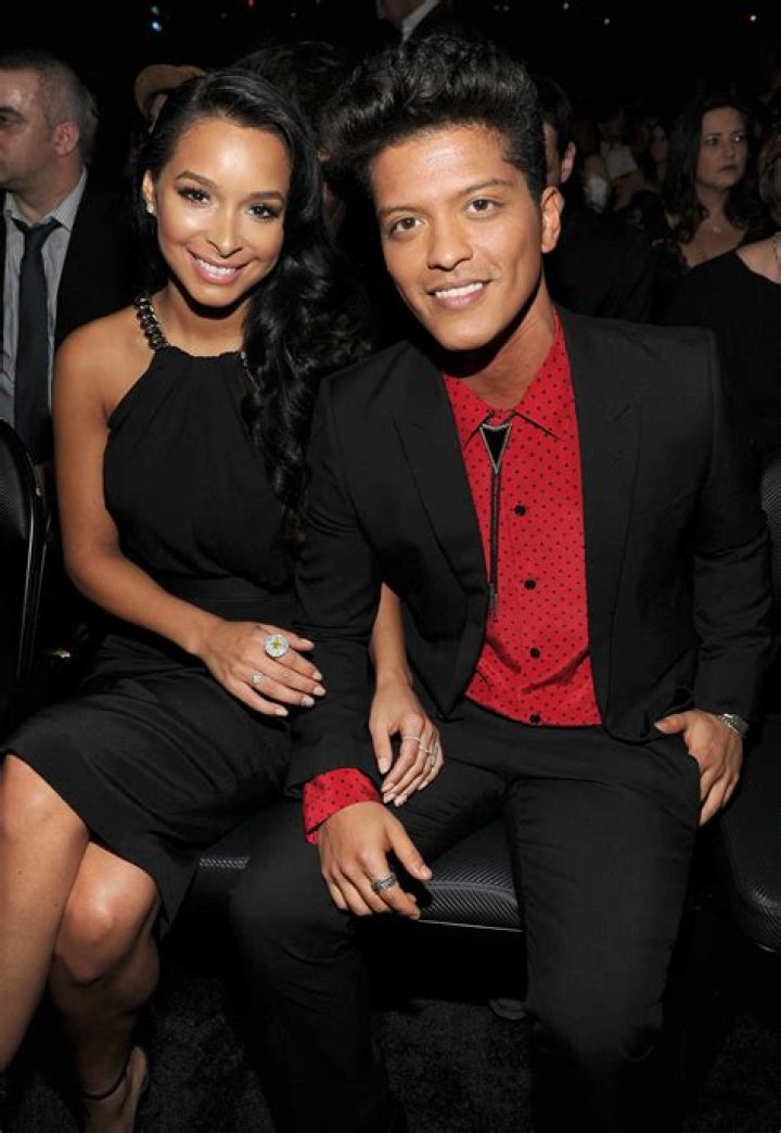 Jessica Caban Bio, Birthdate, Family, Boyfriend, Bruno Mars, Net Worth,