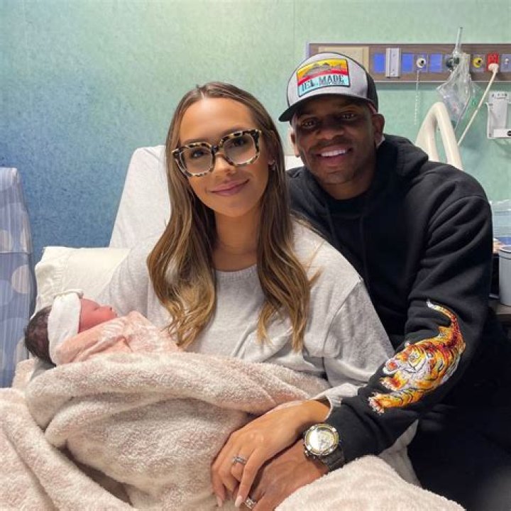 Jimmie Allen blasts 'lazy doctors' amid baby's hospitalization