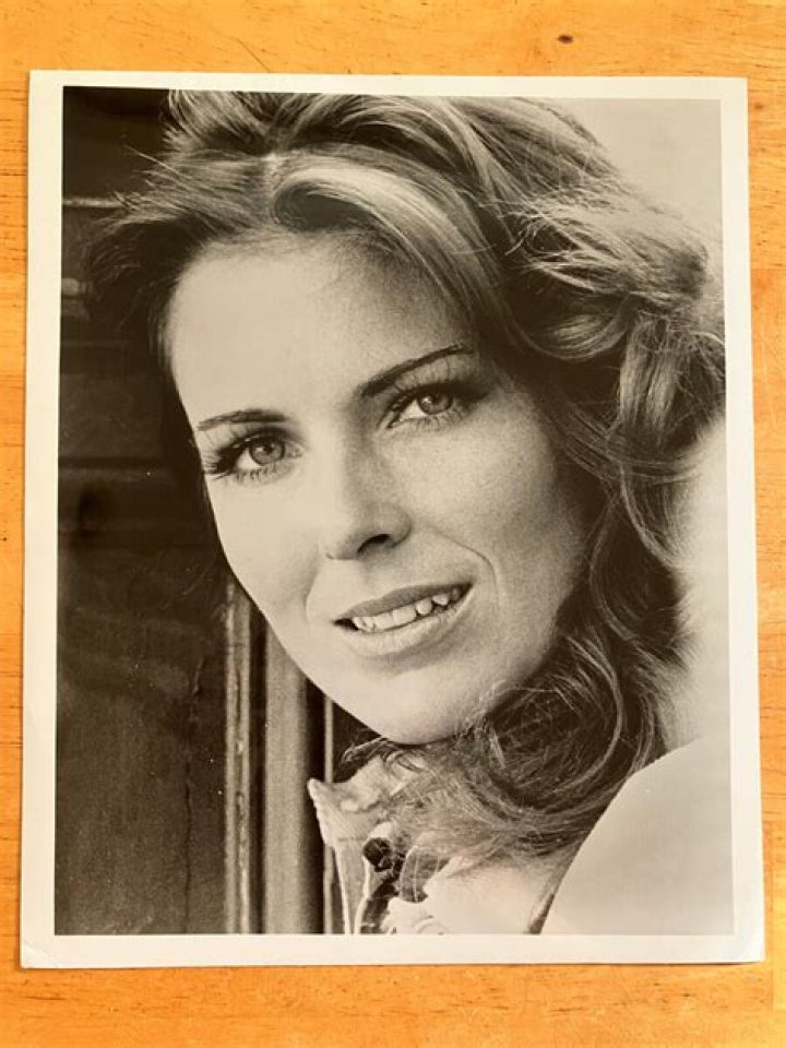 Joanna Cassidy Invites 'Closer' Into Her Historic Home! Closer Weekly