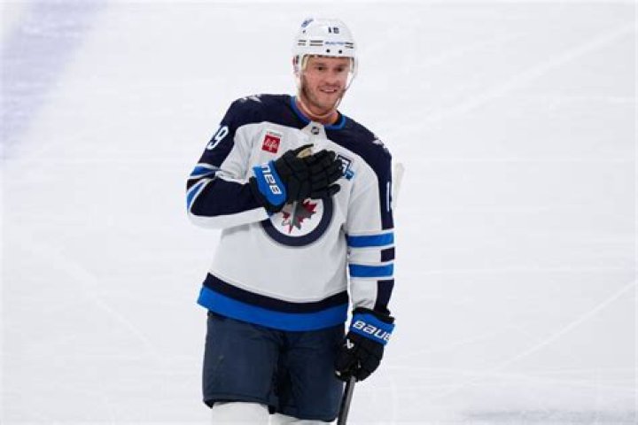 Why Is Jonathan Toews Not Playing Hockey | Retirement News Jonathan Toews