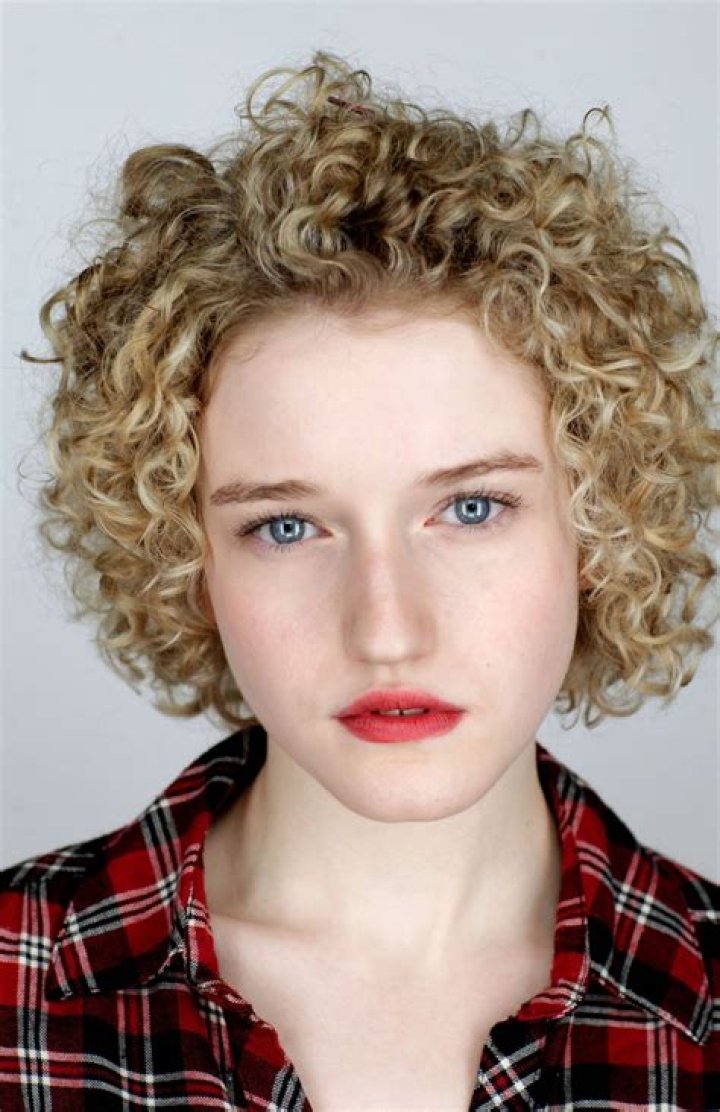 Julia Garner Aktorka wybrana do roli Madonny