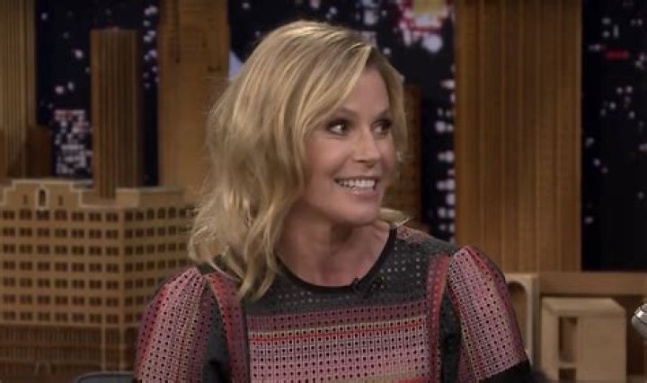 Julie Bowen Height, Weight, Age, Boyfriend, Family, Facts, Biography