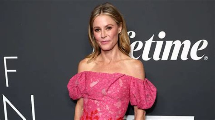 Julie Bowen Talks Being a Mom to 3 Boys "My Sons are Like Tiny, Drunk