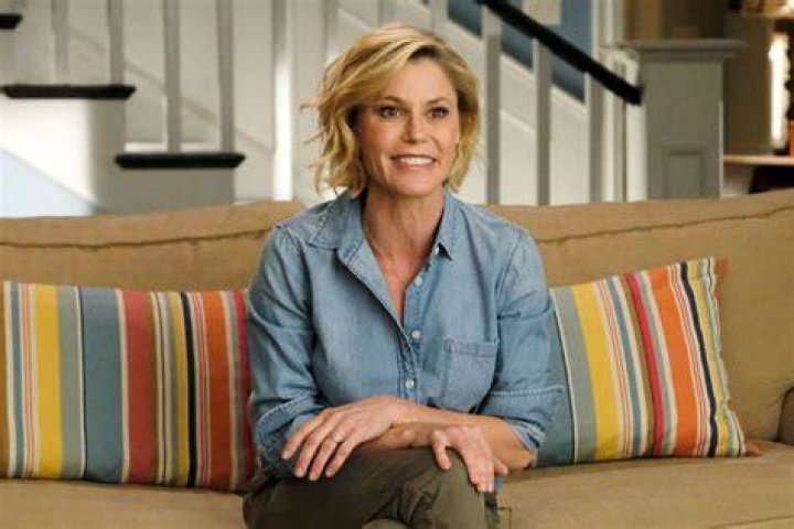 Julie Bowen's SweetMeetsSexy Leather Look E! News
