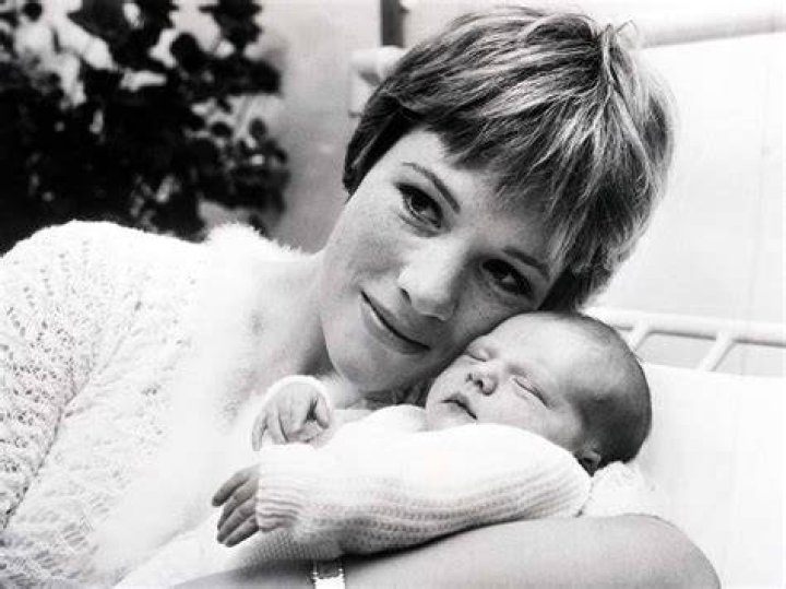 Julie Christie and Julie Andrews at the Academy Awards (1966) Julie