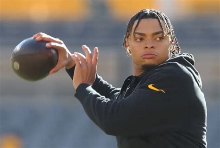 Justin Fields, Bio, Net Worth, Salary, Age, Relationship, Height, Ethnicity