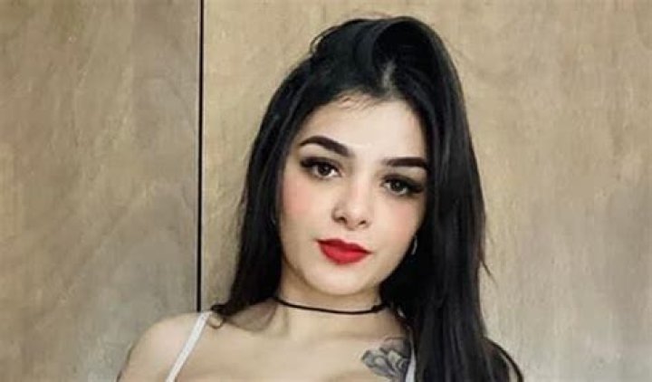 Karely Ruiz haciendo cosplay FOTOS con las que la reina de OnlyFans