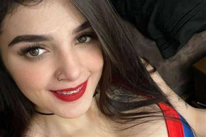 Karely Ruiz, modelo en Onlyfans, se reúne con fan a quien le regaló una