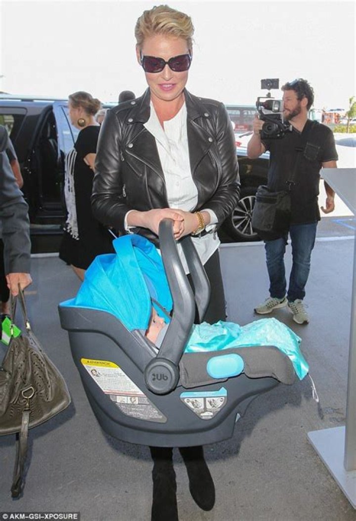 Katherine Heigl takes flight with son Joshua Jr. Daily Mail Online