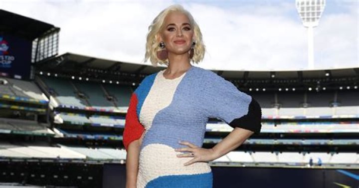 Katy Perry Shows Off Growing Baby Belly in Melbourne Photos POPSUGAR