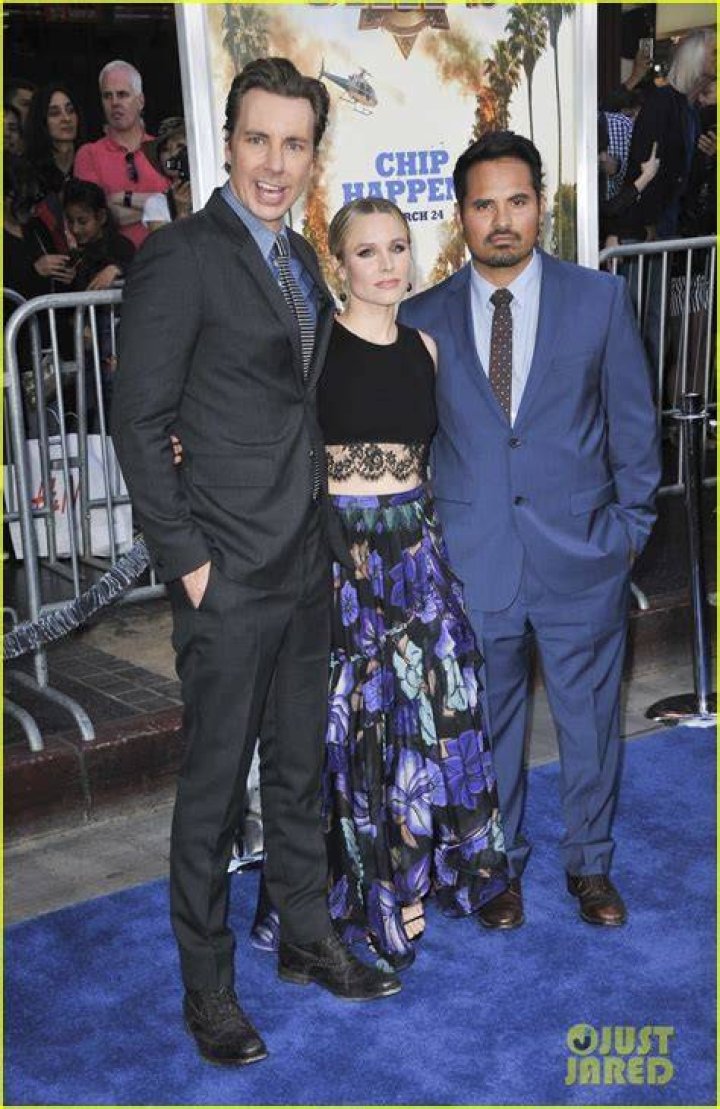 Kristen Bell Stopped Breastfeeding For A Day So Her Cleavage Would Be