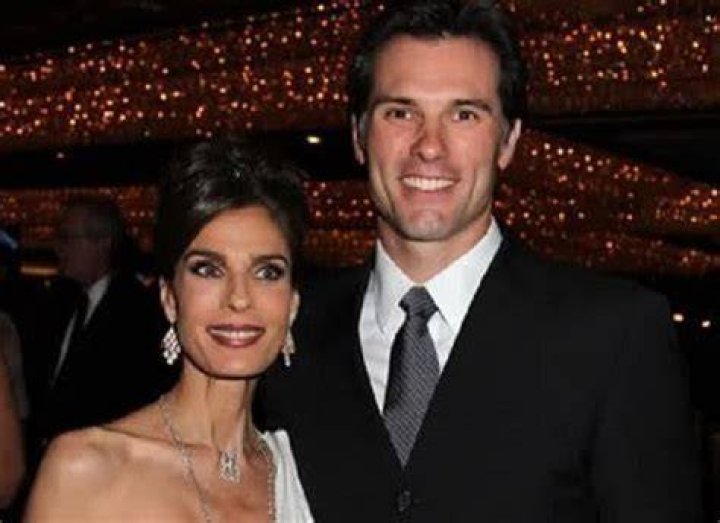 Kristian Alfonso Husband, Married, Net Worth, Salary, Measurements