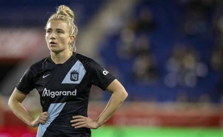 Kristie Mewis Reaches for the Stars Flipboard