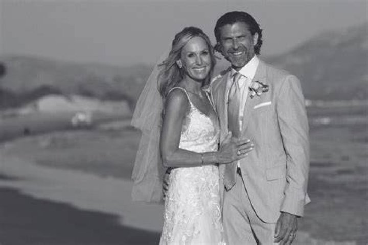 Lance Armstrong gets married in France