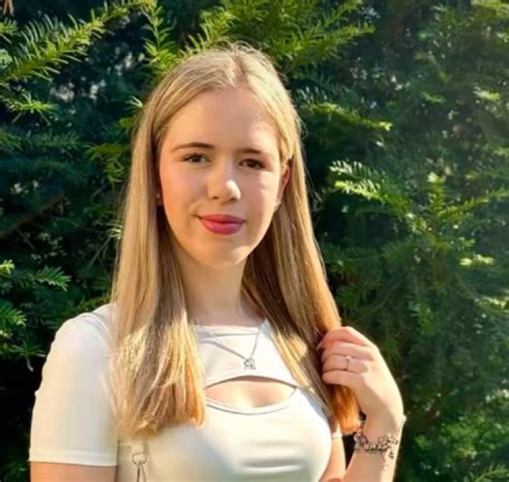 Lauren Miller [Profiles] &bull; Instagram, Twitter, TikTok Foller