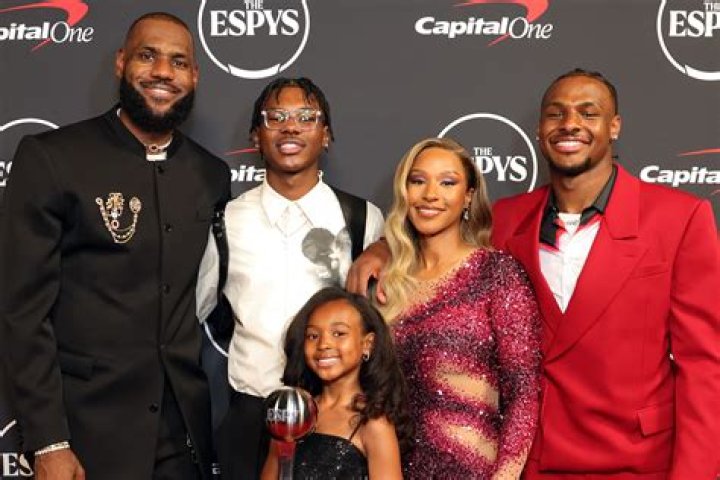 LeBron James&rsquo; Wife Savannah Goes Chic in Bustier & Heels for &lsquo;Hustle
