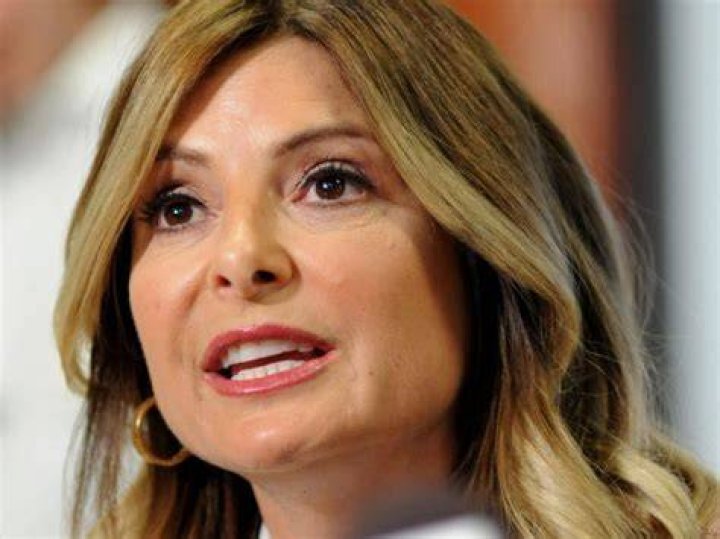Lisa Bloom and the Ultimate Betrayal of Women Restless Magazine