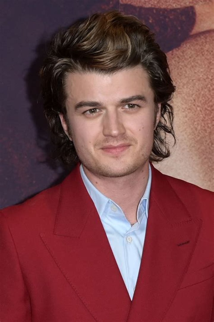 &lsquo;Stranger Things&rsquo; Actor Joe Keery Really Wants You to Stop &lsquo;Fixating
