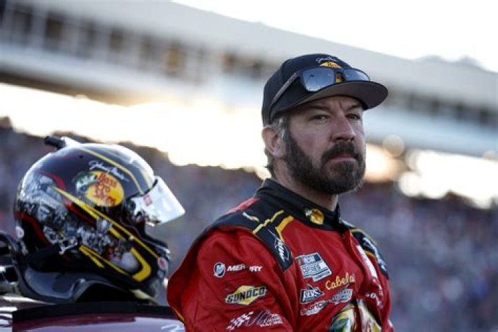 Martin Truex Jr. breaks 54race winless streak at Dover, outdueling