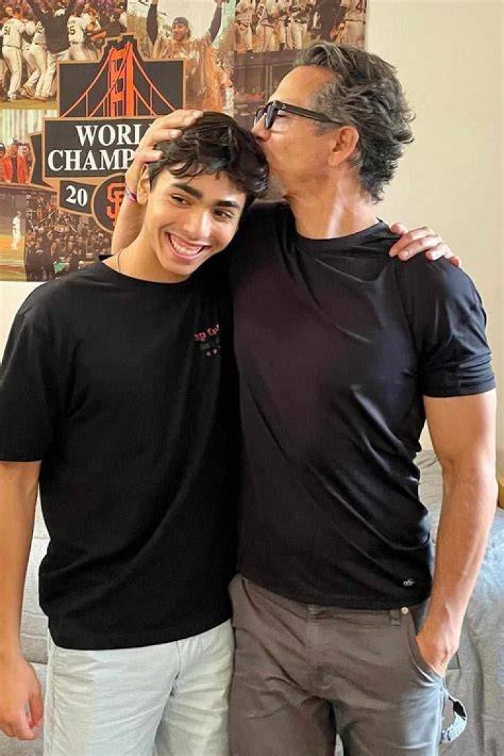Mateo Bravery Bratt Net Worth, Bio, Career, Single, Age, Facts