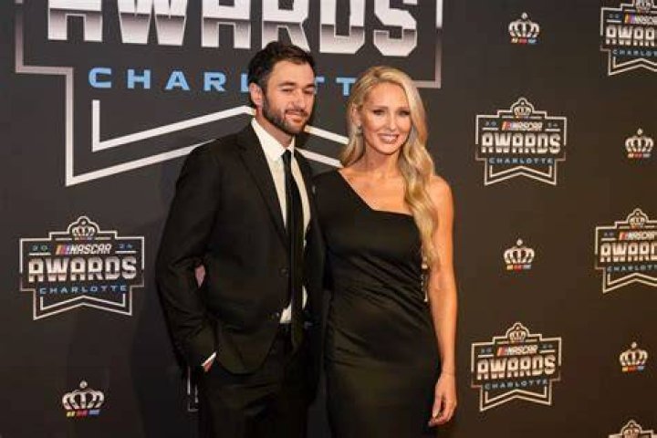Meet Ashley Anderson Chase Elliott Girlfriend 2022 Her Age Wiki