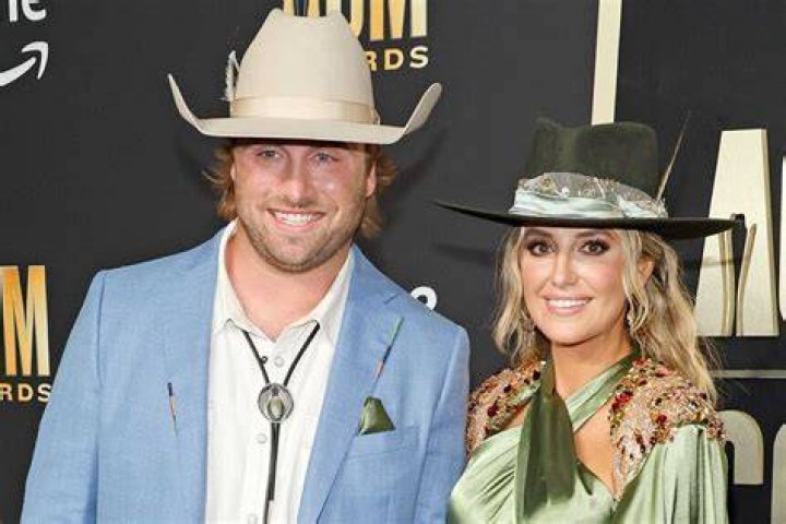 Meet Lainey Wilson's Boyfriend, Devlin 'Duck' Hodges