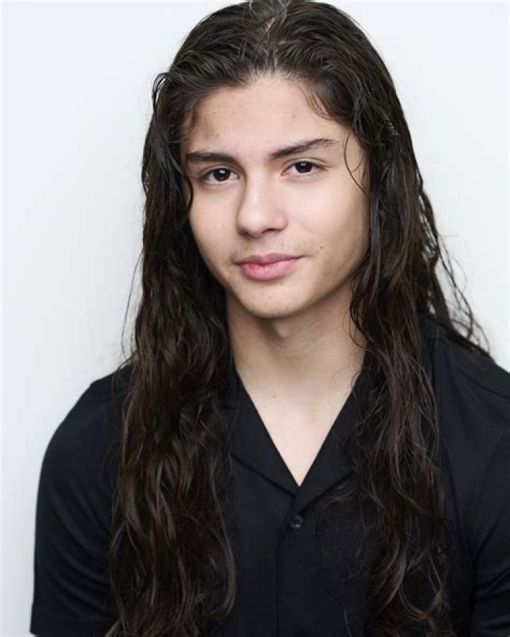 Miguel Cazarez Mora (Actor) Wiki, Biography, Age, Girlfriends, Family
