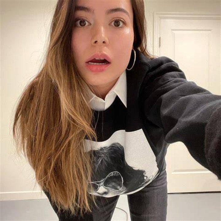 Miranda Cosgrove (onlyfanssz) Nude OnlyFans Leaks (32 Photos)