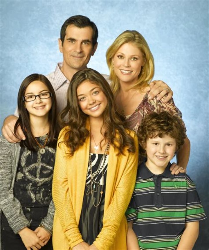 MODERN FAMILY, phil dunphy HD phone wallpaper Pxfuel