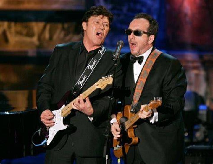 Muere Robbie Robertson, guitarrista de The Band, a los 80 años