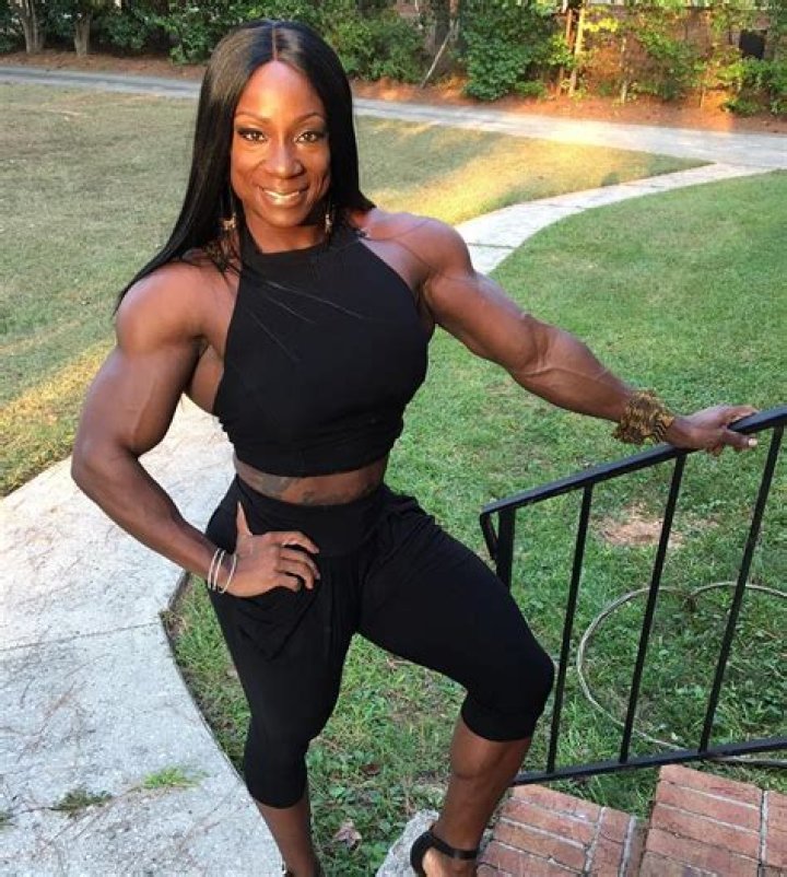 muzzle girlz Photo Muscle women, Body building women, Fit black women
