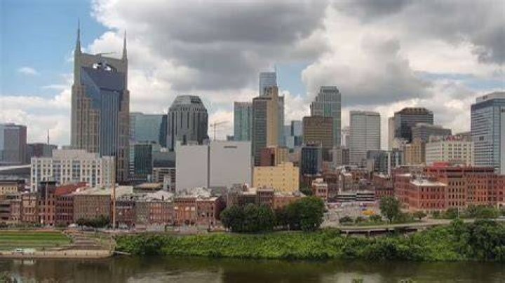 Nashville dedicates bench to Taylor Swift at Centennial Park