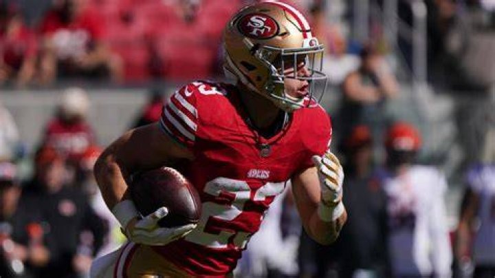 NFL Record For Most Consecutive 100-yard Rushing Games By A Quarterback (4 Games In 2019), Carmelo-maika